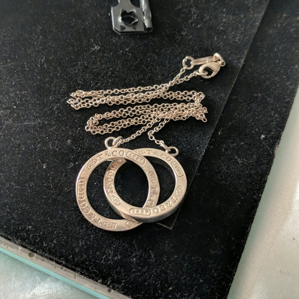 Two ring necklace